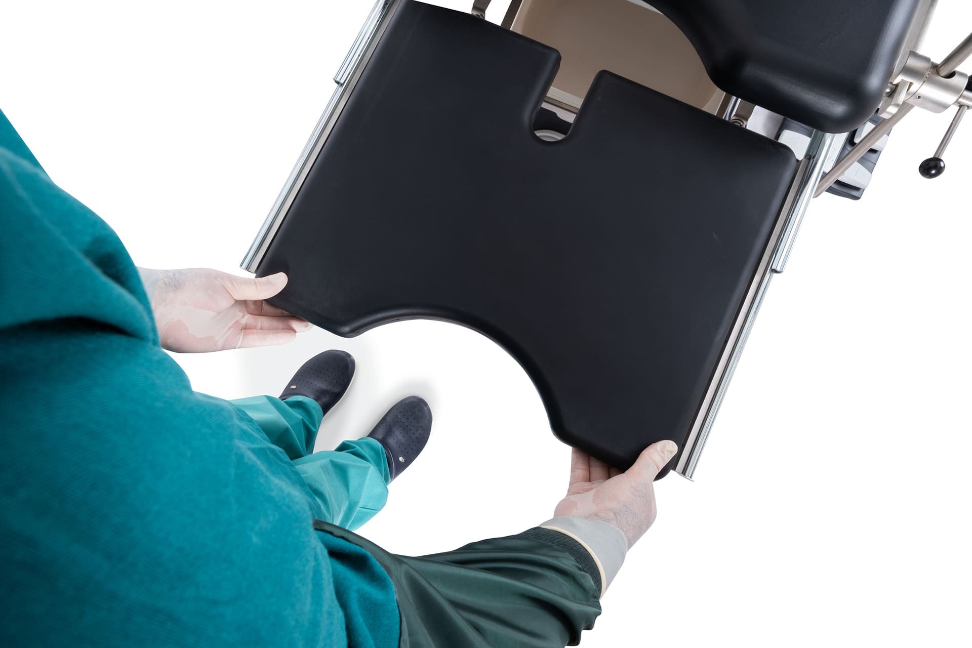 Easy-to-clean surfaces - gynaecological examination table image 4